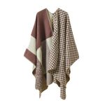 poncho doux à carreaux