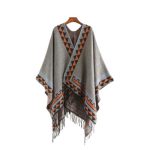 Poncho tendance femme frange