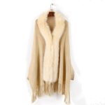 poncho avec franges et fourrure